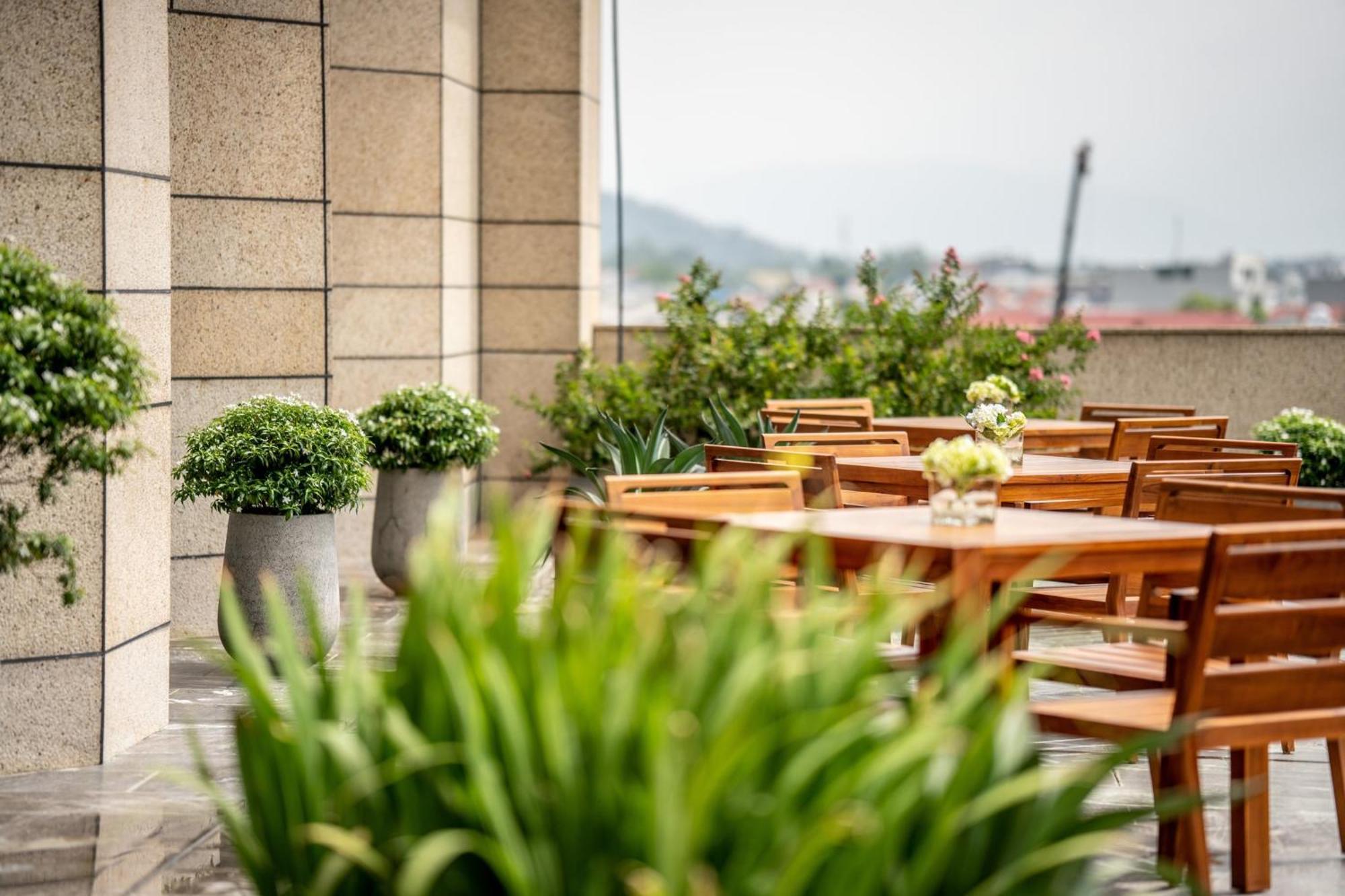 Crowne Plaza Vinh Yen City Centre By Ihg Экстерьер фото